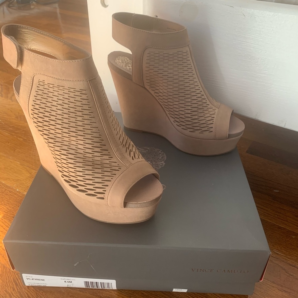 Vince camuto VC- KYRENE wedge